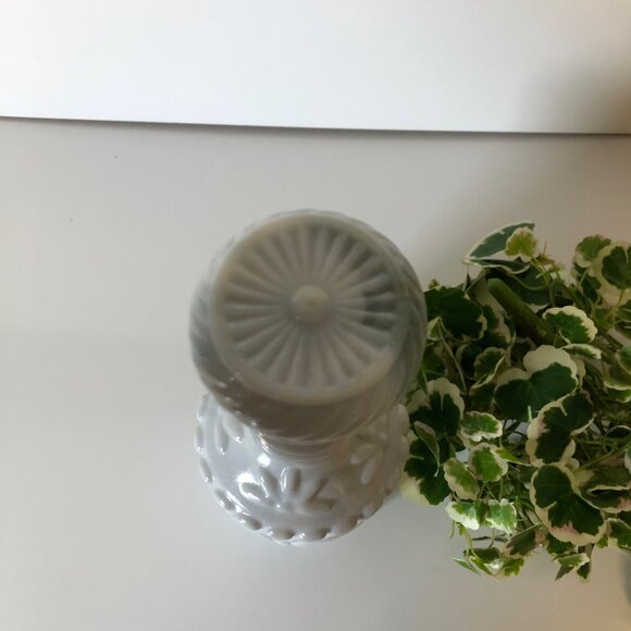 Vintage Slag Glass Decanter Marbled Embossed Milk Glass Liquor Bottle Stopper #2 - Picture 4 of 8